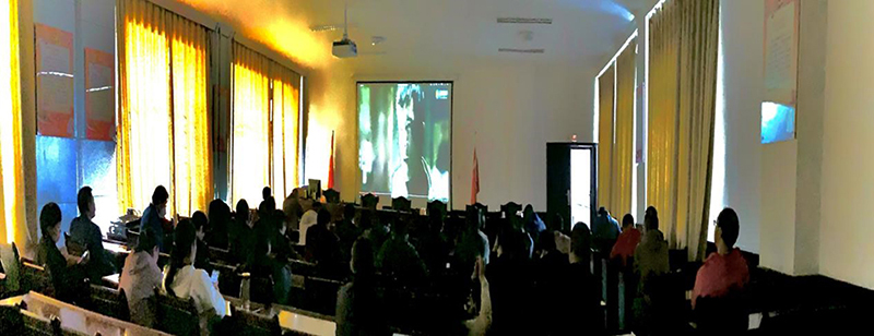 开展“重温辛亥历史 感悟革命精神”主题党日活动观影.jpg