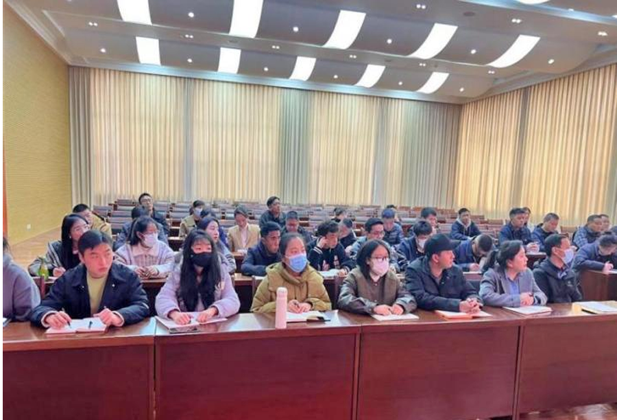 地热队开展公职人员礼仪规范和职业道德培训_现场2.png